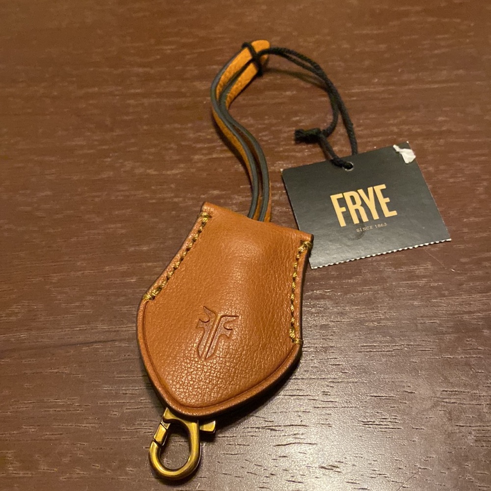 🔥Frye Leather Brown Saddle Bag Charm Key Hide Charm Fob NWT☝🏻😍👜🎉FIRM PRICE!